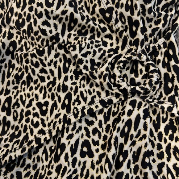 NWT Simon Chang One piece Figure Flattering Leopard Wrap Swimsuit - Size 8 - Picture 4 of 7